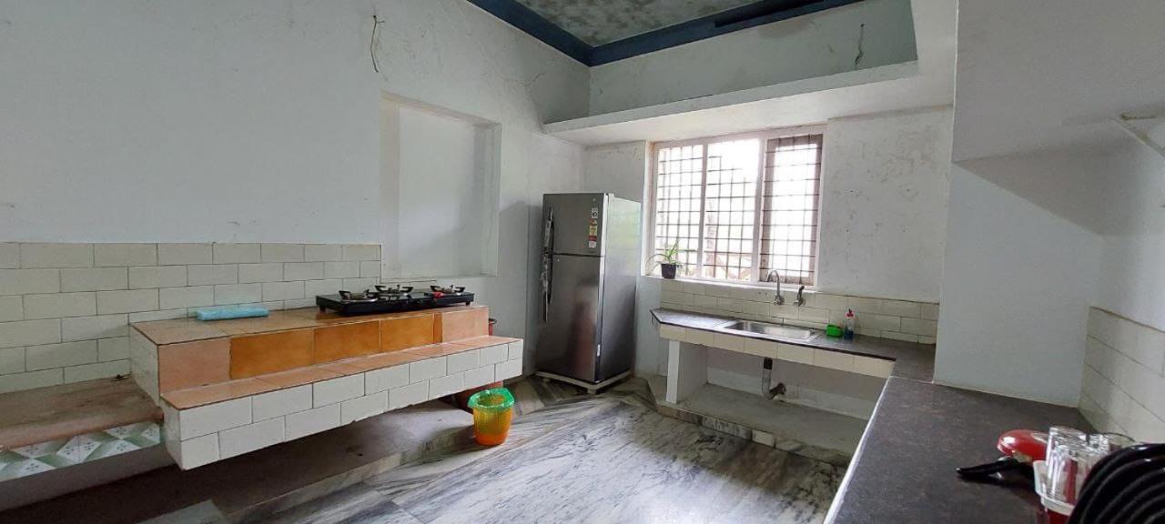 Jinan Palace Guest House Jinan Palace Guest House Недумбассери Экстерьер фото