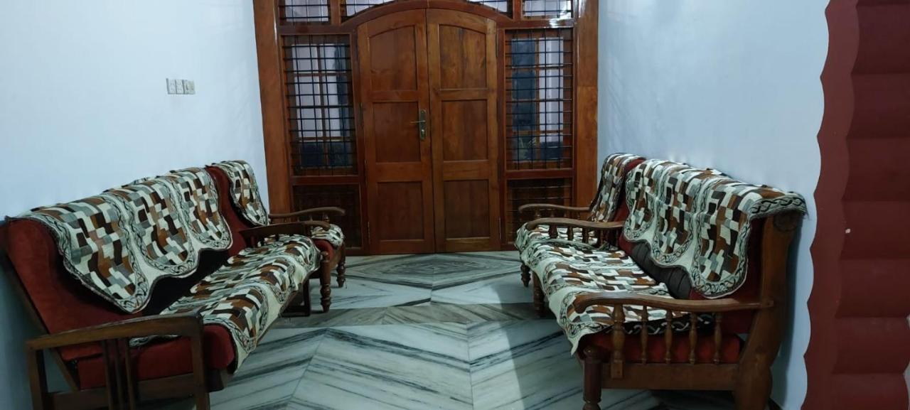 Jinan Palace Guest House Jinan Palace Guest House Недумбассери Экстерьер фото